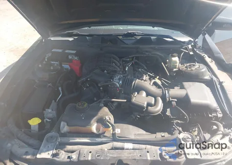 2013 Ford Mustang V6 Premium z USA, uszkodzony, nr VIN 1ZVBP8AM7D5249213